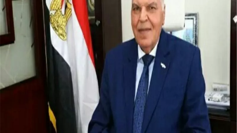 نقيب المعلمين يُكلف بمساندة أسرة معلم توفى داخل الفصل بشبرا الخيمة