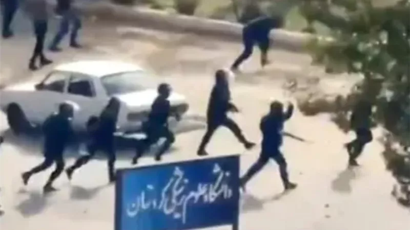 إيران.. محاكمات علنية لـ1000 متظاهر اعتقلوا خلال الاحتجاجات