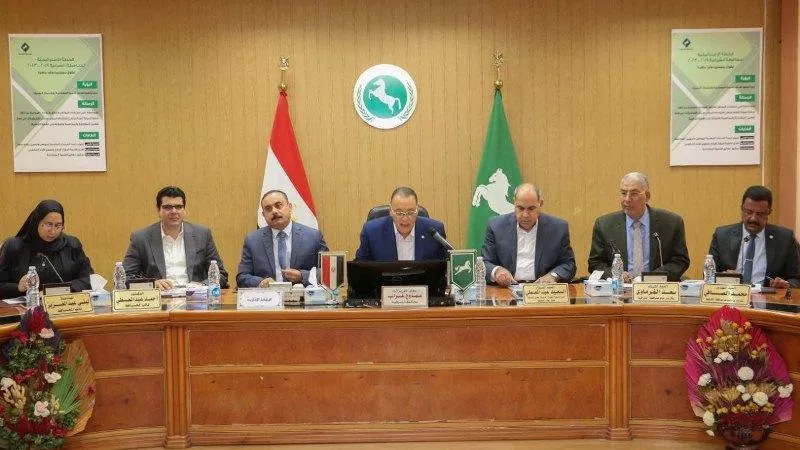 محافظ الشرقيه يشدد على التصدي لحرق قش الأرز