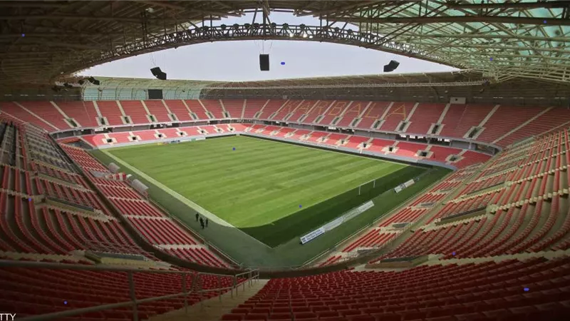 بعد توقف الدوري الممتاز.. الاتحاد العراقى يعلن تجديد نجيل الملاعب