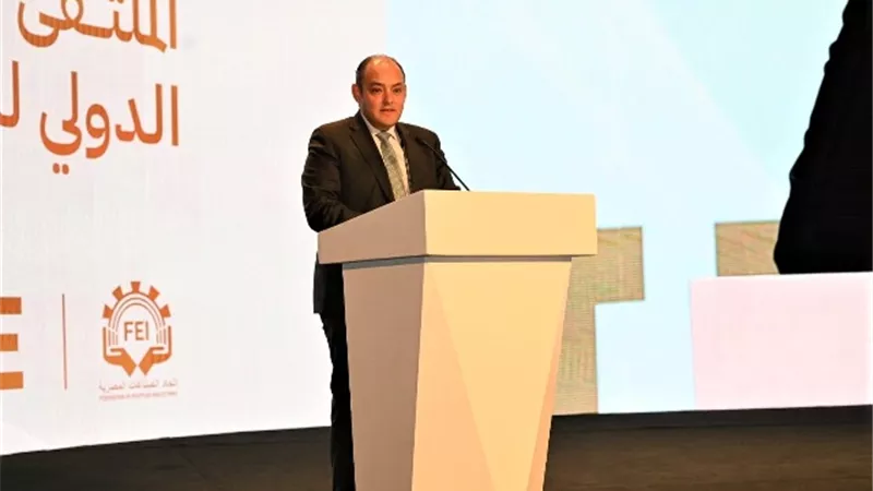 وزير التجارة: توجيهات الرئيس بالرخصة الذهبية للمستثمرين تمثل انفراجة