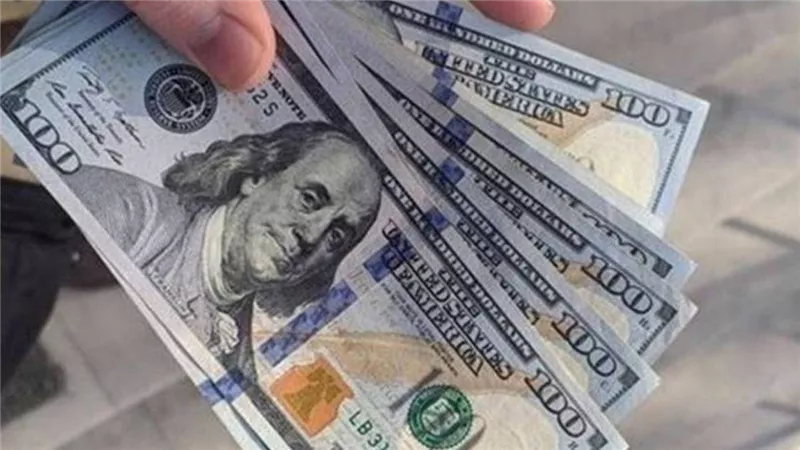 ضعف الدولار يقود النفط للارتفاع رغم مخاوف تباطؤ الطلب