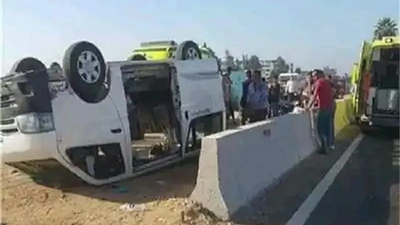 مصرع وإصابة 40 فى إنقلاب أتوبيس بصحراوى أسوان