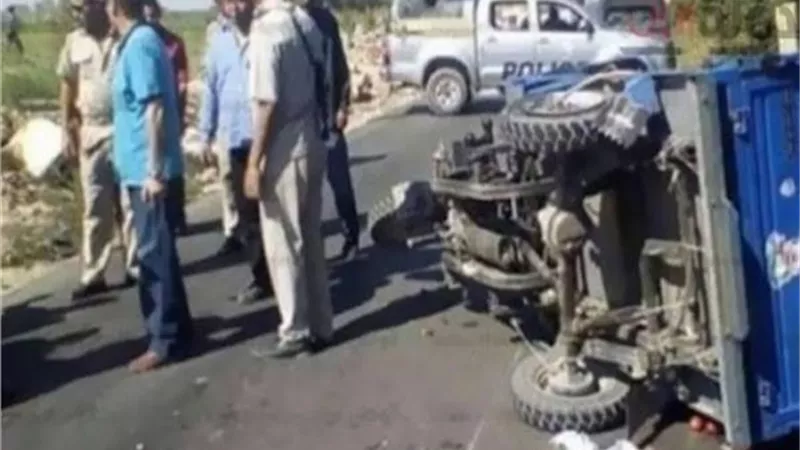 إصابة 3 طلاب فى حادث انقلاب «تروسيكل» بالبحيرة