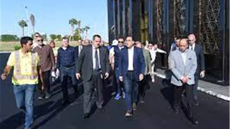 قمة المناخ.. الآلاف من مصابيح الإضاءة المُوفرة للطاقة داخل مطار شرم الشيخ