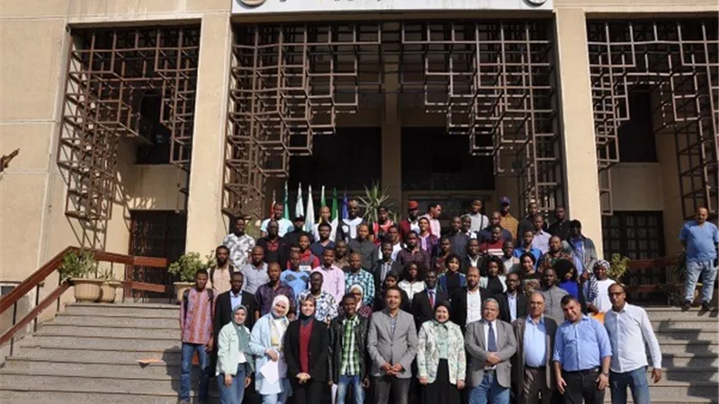 كلية الدراسات الأفريقية بالقاهرة تختتم دورة تدريبية لطلاب غينيا