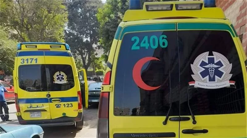 إصابة 5 أشخاص في حادث تصادم سيارة ميكروباص مع تروسيكل
