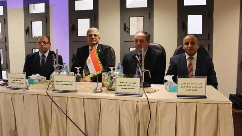 رئيس النيابة الإدارية يفتتح دورة 