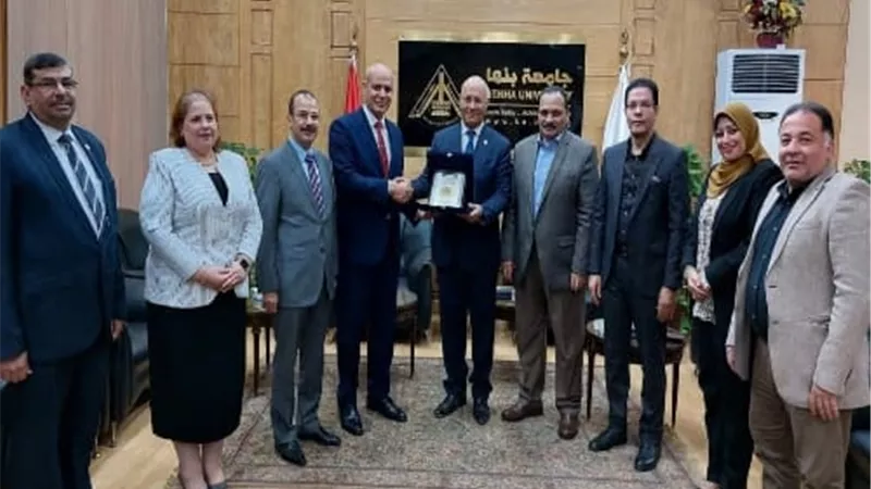 سوسة يُكرم المشرف علي قطاع خدمة المجتمع بجامعة بنها