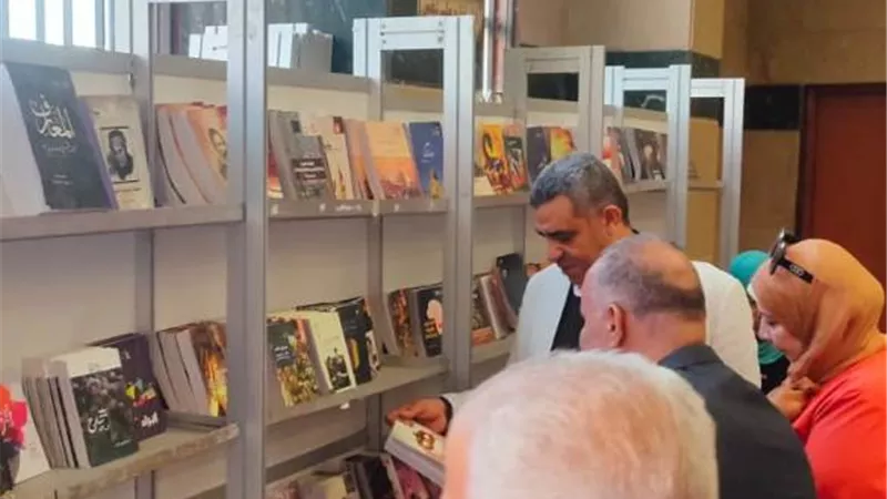 إفتتاح معرض الكتاب بقصر ثقافة السويس
