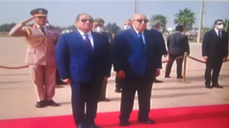 الرئيس السيسي يصل إلى الجزائر للمشاركة في القمة العربية الـ31