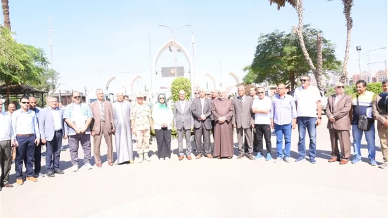 المنشاوى فى زيارة موسعة لكليات الجامعة لتفقد أنشطتهم بجامعة أسيوط