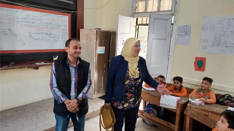 مدير إدارة مصر الجديدة تزور مدرسة الطبري الابتدائي بنين