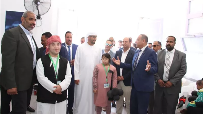وفد مؤسسة زايد لأصحاب الهمم يصل مطروح لتفقد مراكز التخاطب