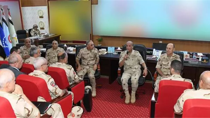 وزير الدفاع يشهد المرحلة الرئيسية لمشروع مراكز القيادة التعبوى (صمود - 2) الذى تنفذه قيادة قوات شرق القناة لمكافحة الإرهاب