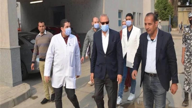 محافظ القليوبية يتفقد المشروعات وأعمال النظافة بـ 3 مدن.. صور