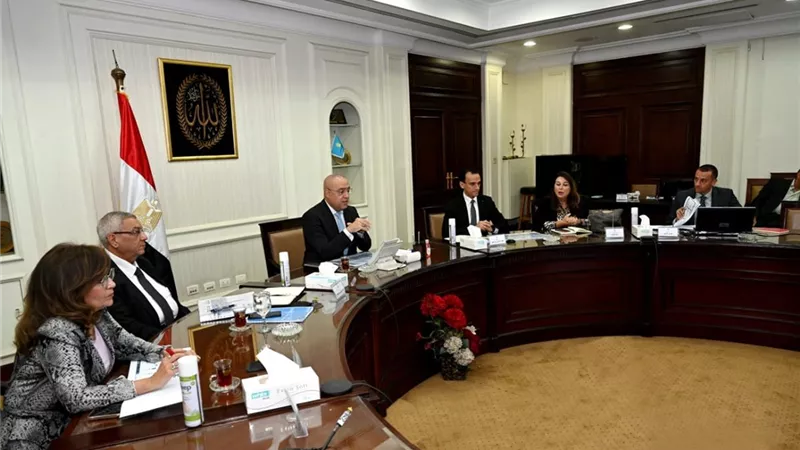 وزير الإسكان يستعرض المسودة النهائية لمشروع إعداد السياسة الحضرية