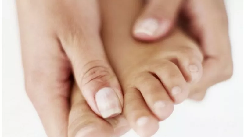 أسباب تنميل أصابع القدم