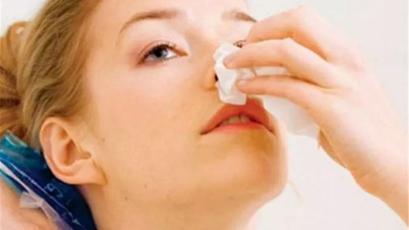 أسباب وطرق علاج نزيف الأنف المفاجئ