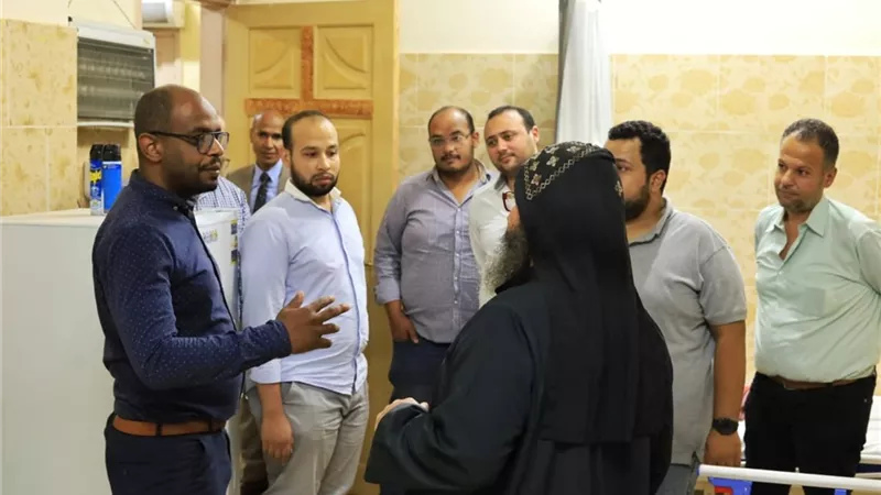 مدير هيئة الرعاية الصحية بالاقصر يتفقد الإجراءات الصحية