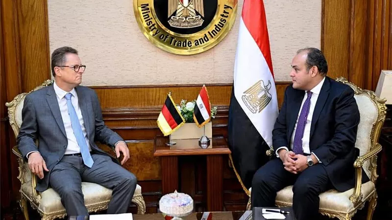 وزير التجارة والصناعة يلتقي سفير المانيا بالقاهرة