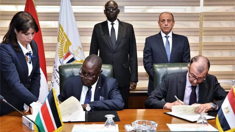 توقيع مذكرة تفاهم بين سلطتى الطيران المدنى فى مصر وجنوب السودان
