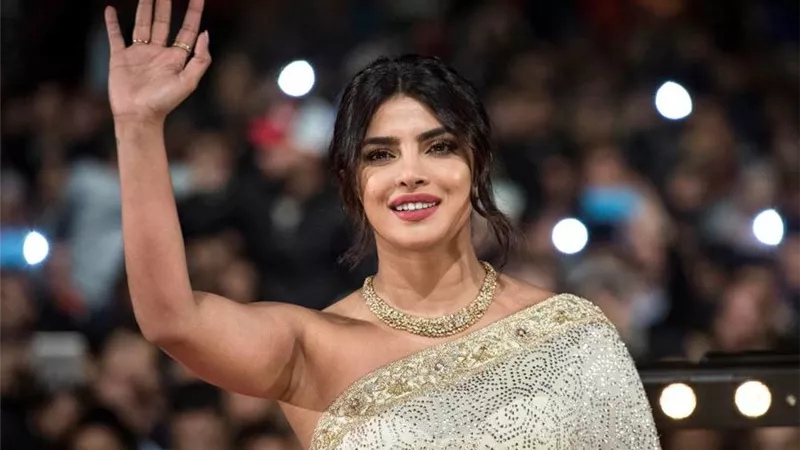 بريانكا شوبرا تعود إلى وطنها بعد أعوام من الغياب