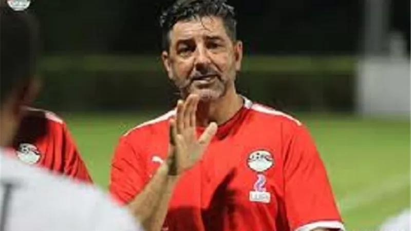 فيتوريا يفجر مفاجأة عن سبب محمود علاء وعبد الله جمعة للمنتخب