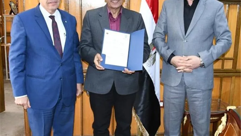الدكتور عبد الرحيم أحمد مديراً لمركز الموارد البشرية بجامعة القناة