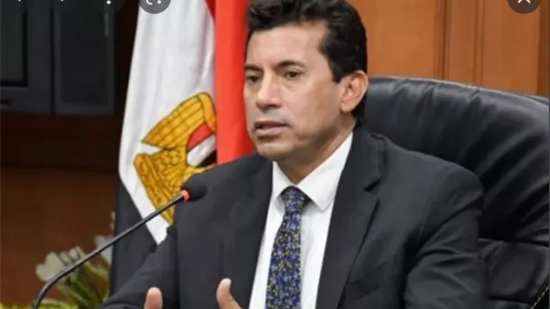 صبحى يوجه بتوفير الاحتياجات الطبية المطلوبة لناشىء غزل المحلة