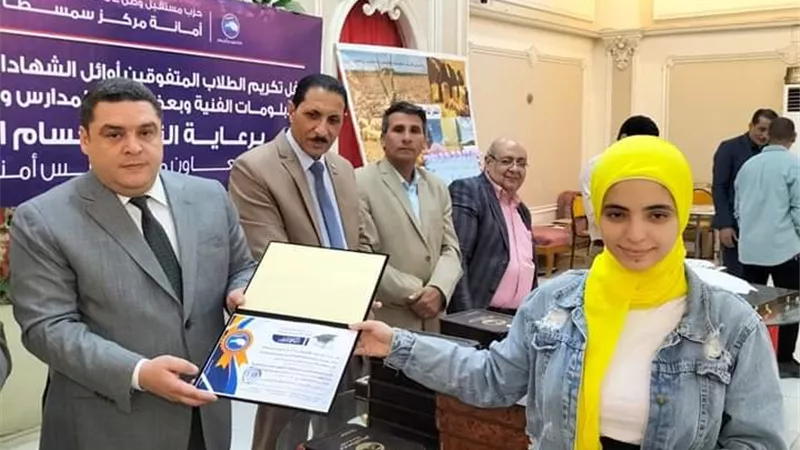 النائب حسام العمدة: 100 الف جنيه لسد احتياجات المدارس بسمسطا