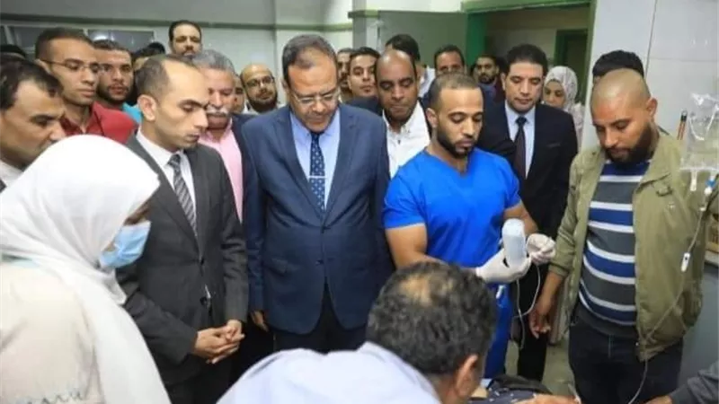 محافظ سوهاج يكلف الأجهزة التنفيذية بالانتقال لموقع حادث طريق سوهاج