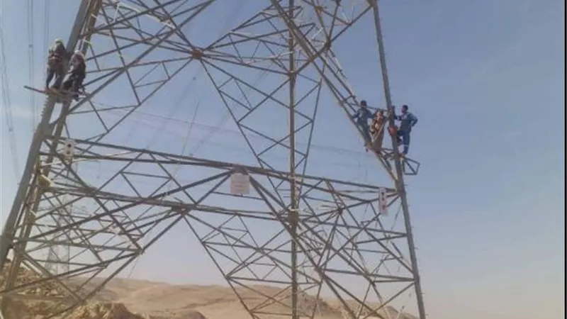 تشكيل عصابي تخصص في سرقة زوايا حديدية بأبراج الضغط العالي