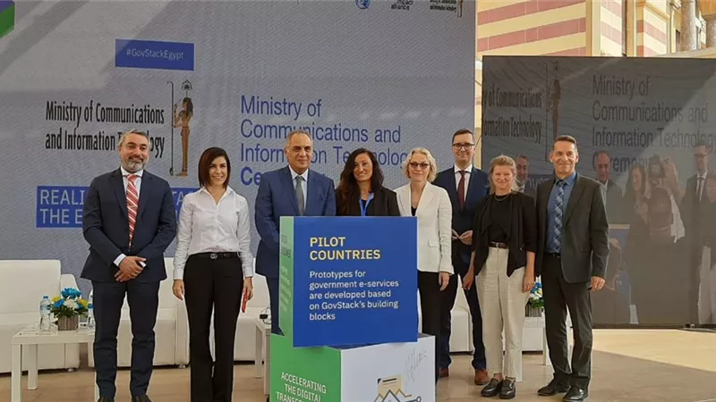 العطار يناقش الاستراتيجية القومية للتحول الرقمى بالحكومة الفترة المق