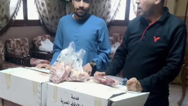 ٢ طن لحوم صك الإطعام على الأُسر الأَولى بالرعاية فى الاسماعيلية