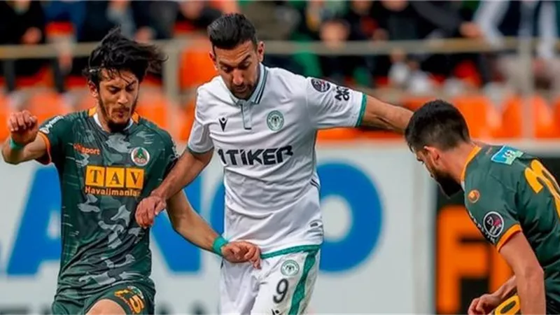 كوكا يقود الهجوم فى تشكيل ألانيا أمام عمرانية سبور بالدوري التركي