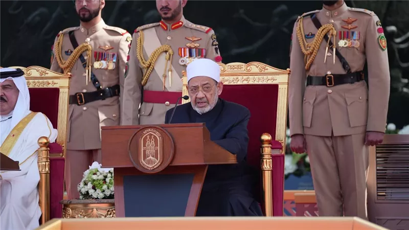 شيخ الأزهر يدعو لإحلال نظرية «التعارف الحضاري» بدلا من صراع الحضارات