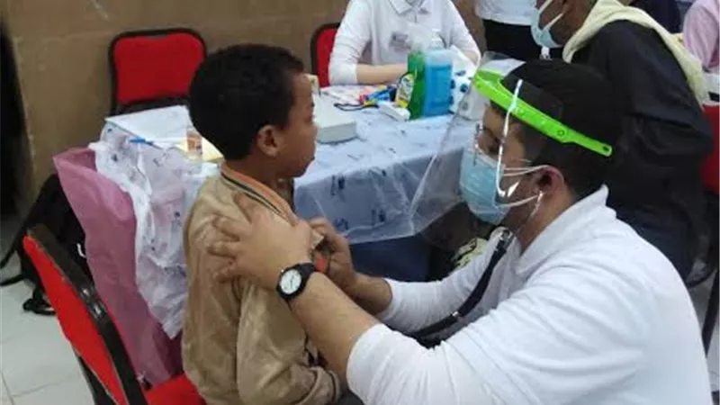 الكشف على ٤٣٣ حالة في قافلة طبية لنادي روتاري الجونة بسفاجا