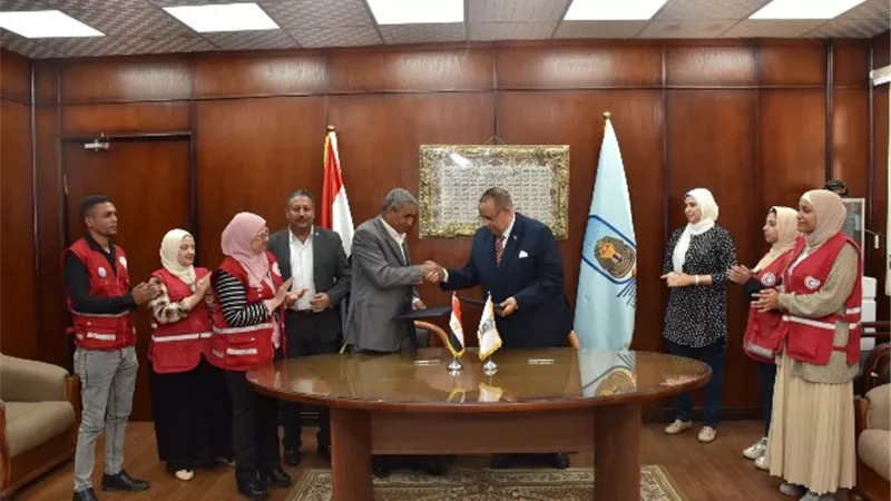 هيئة المجتمعات وجامعة الأقصر يوقعان عقدًا لنقل أصول الـ100 فدان