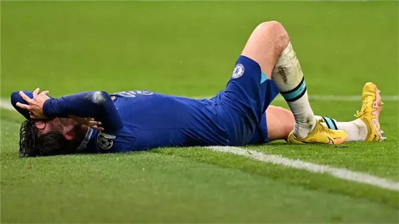 تشيلسي يعلن غياب مدافعه عن منتخب إنجلترا فى كأس العالم