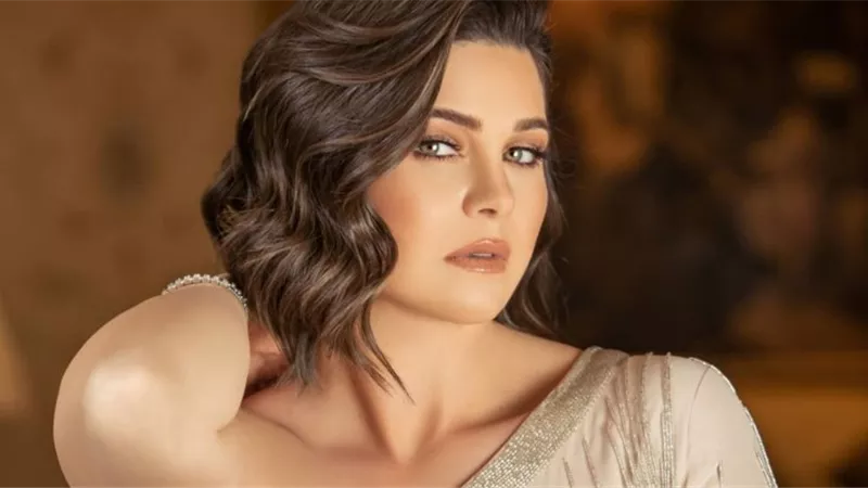 يسرا اللوزى مع الغوريلا تثير الجدل.. صور