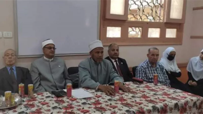 ندوة بعنوان حق الوطن بمعهد فتيات ديرمواس الثانوي الازهري
