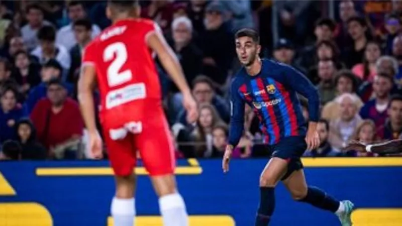 التعادل السلبي يحسم نتيجة الشوط الأول بين برشلونة وألميريا