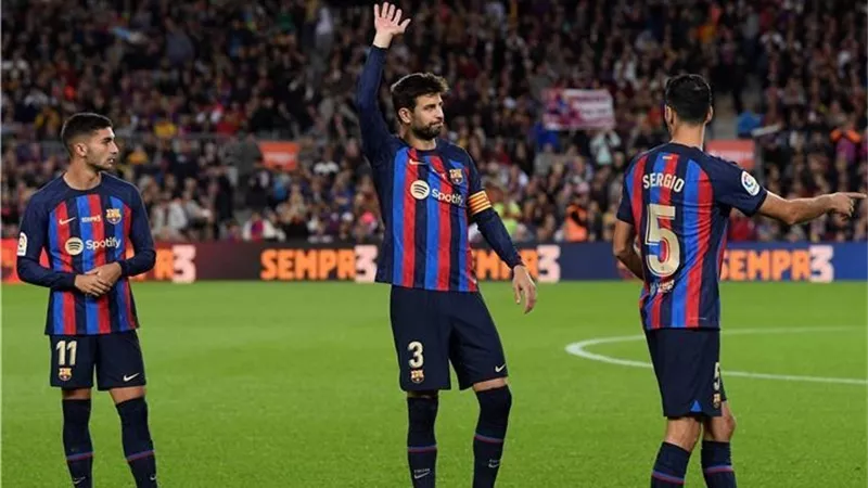 برشلونة يفوز على ألميريا بثنائية فى ليلة وداع بيكيه