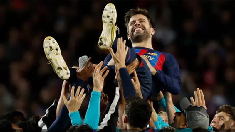 في ليلة وداع القائد.. برشلونة يحتفي ببيكيه ويتصدر الليجا