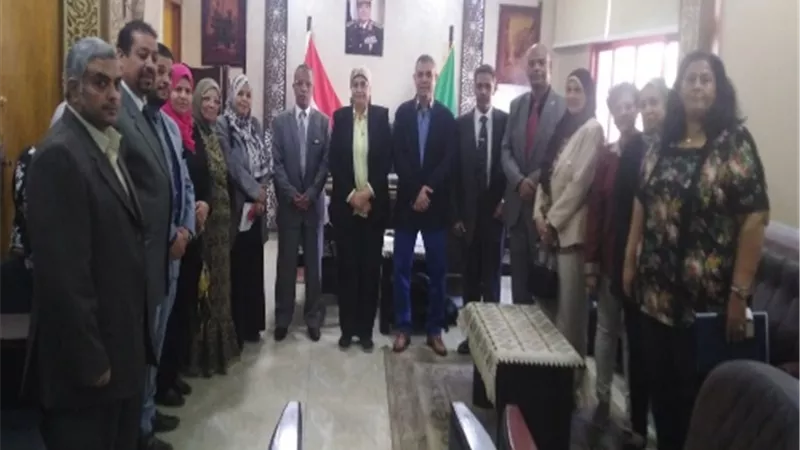 مدير تعليم القليوبية تجتمع مع وحدة تكافؤ الفرص وحقوق الإنسان