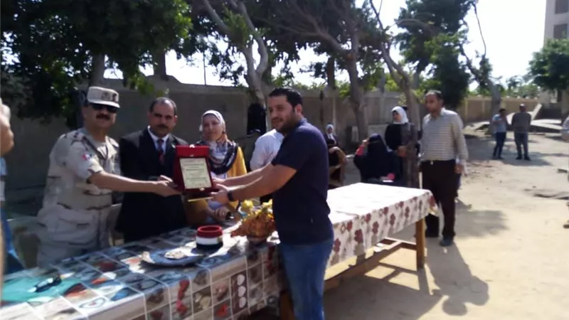 تعليم الخانكة يكرم المتفوقين والمتميزين