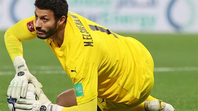 الأهلى يرفض تعديل عقد محمد الشناوى.. تفاصيل