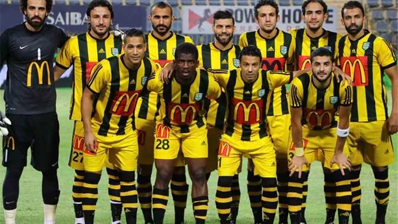 مدافع المقاولون العرب يخرج من حسابات الأهلي