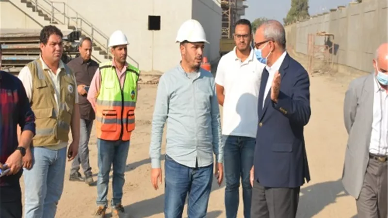 محافظ القليوبية يتفقد المشروعات الجاري تنفيذها بمديني بنها وكفر شكر